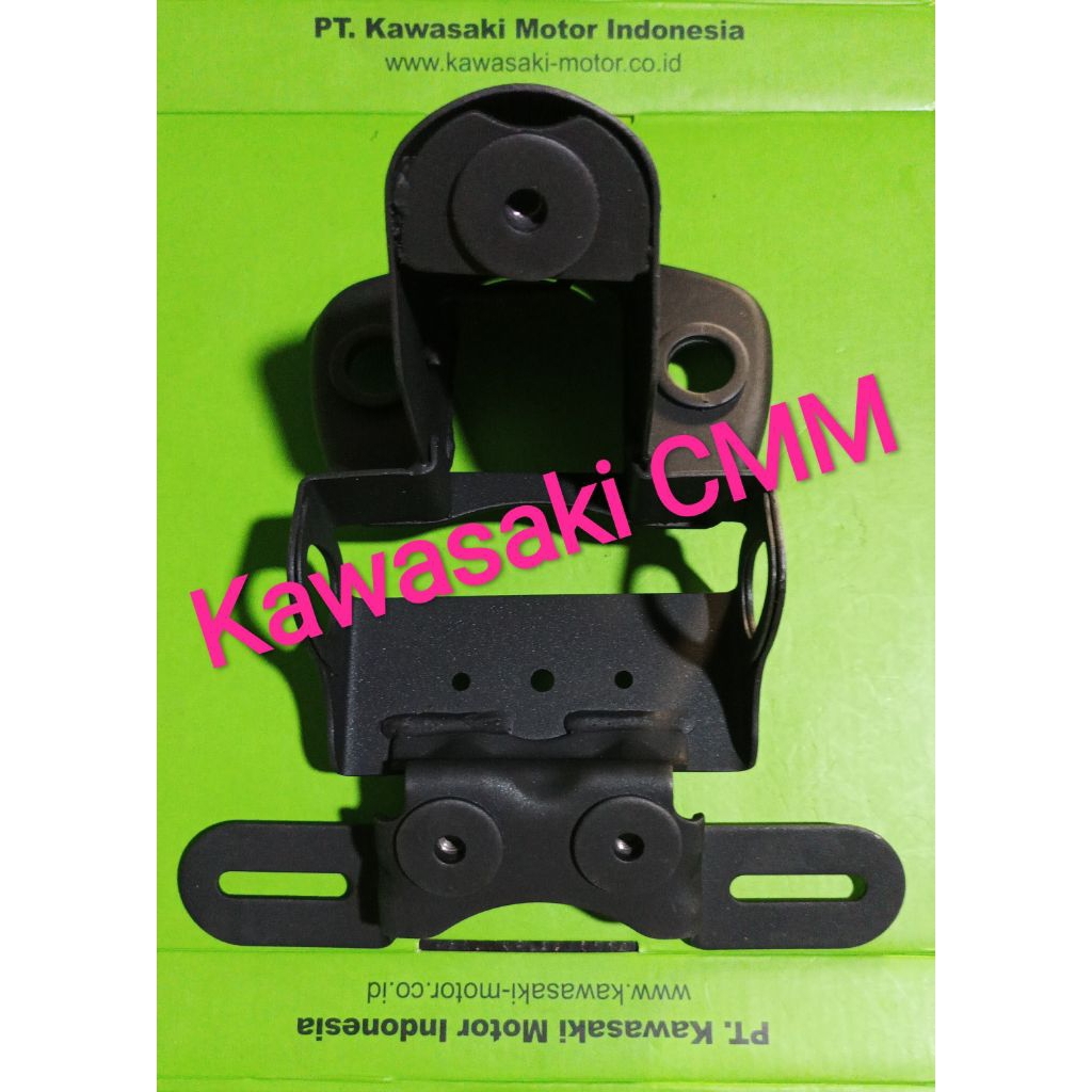 Braket dudukan lampu stop belakang W175, W175TR. Original kawasaki.