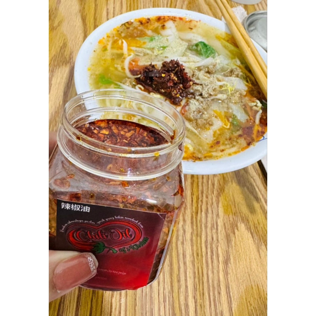 

Chili Oil 200ml Minyak Cabai Crunchy Garlic Home Made Halal