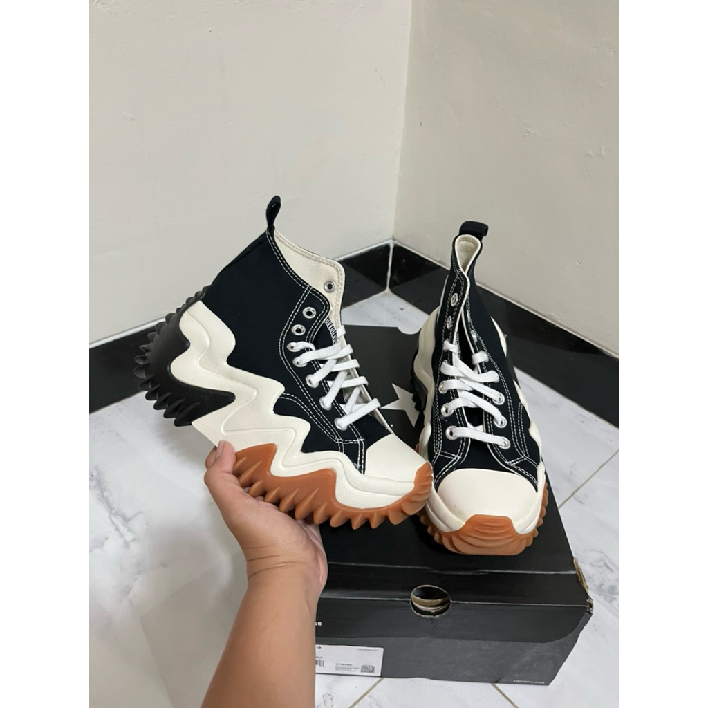 Sepatu Converse Run Star Motion Hi Black/ Hitam ukuran 37 insole 22,5cm sale 80% (171545C)
