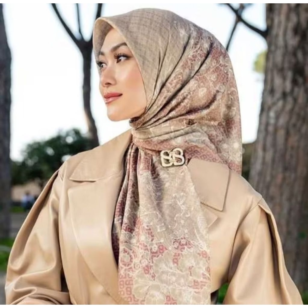 NEW Buttonscarves Nada 3 Series festive parfume