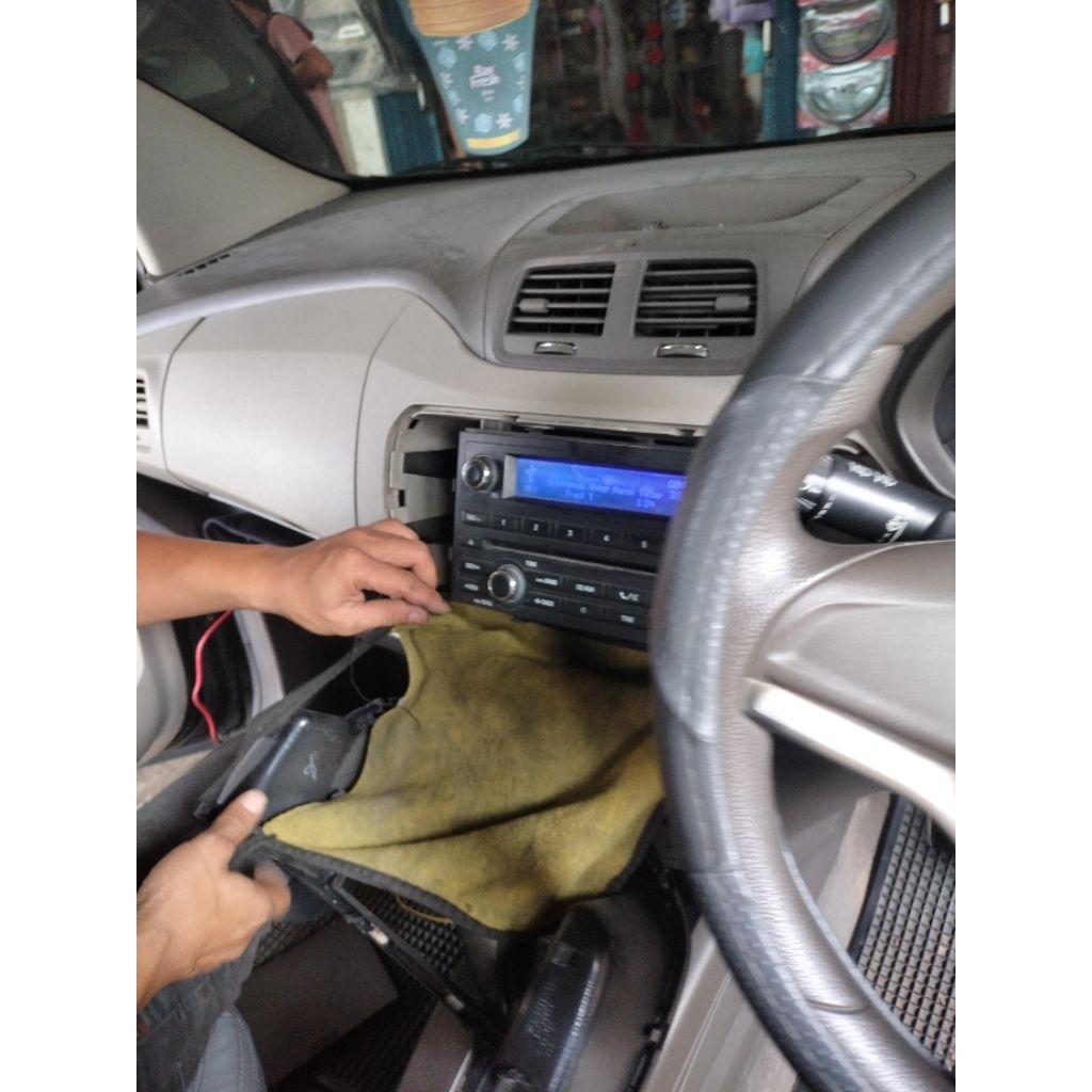 head unit original Chevrolet spin 2013