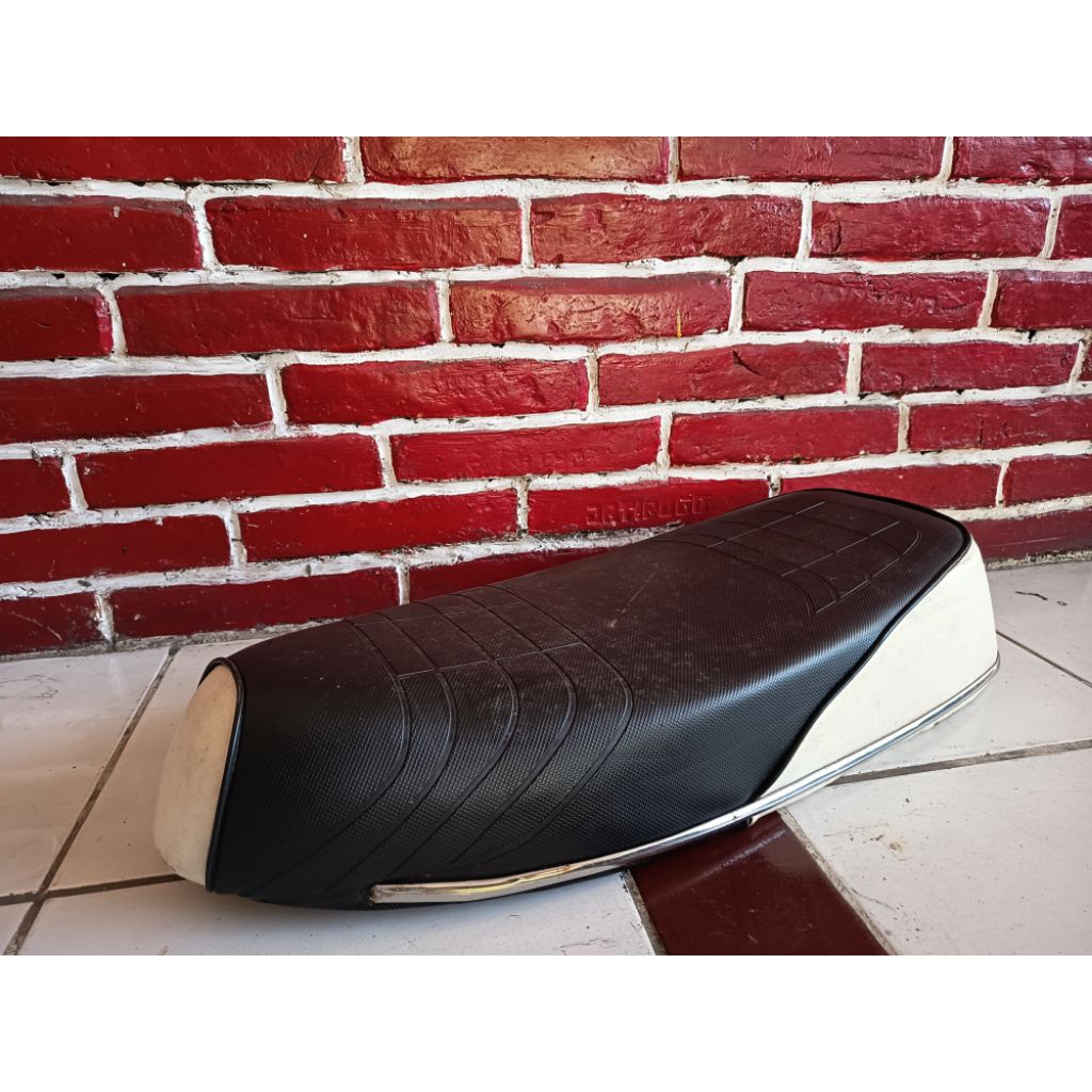 Jok Honda C70 (Model Racing)