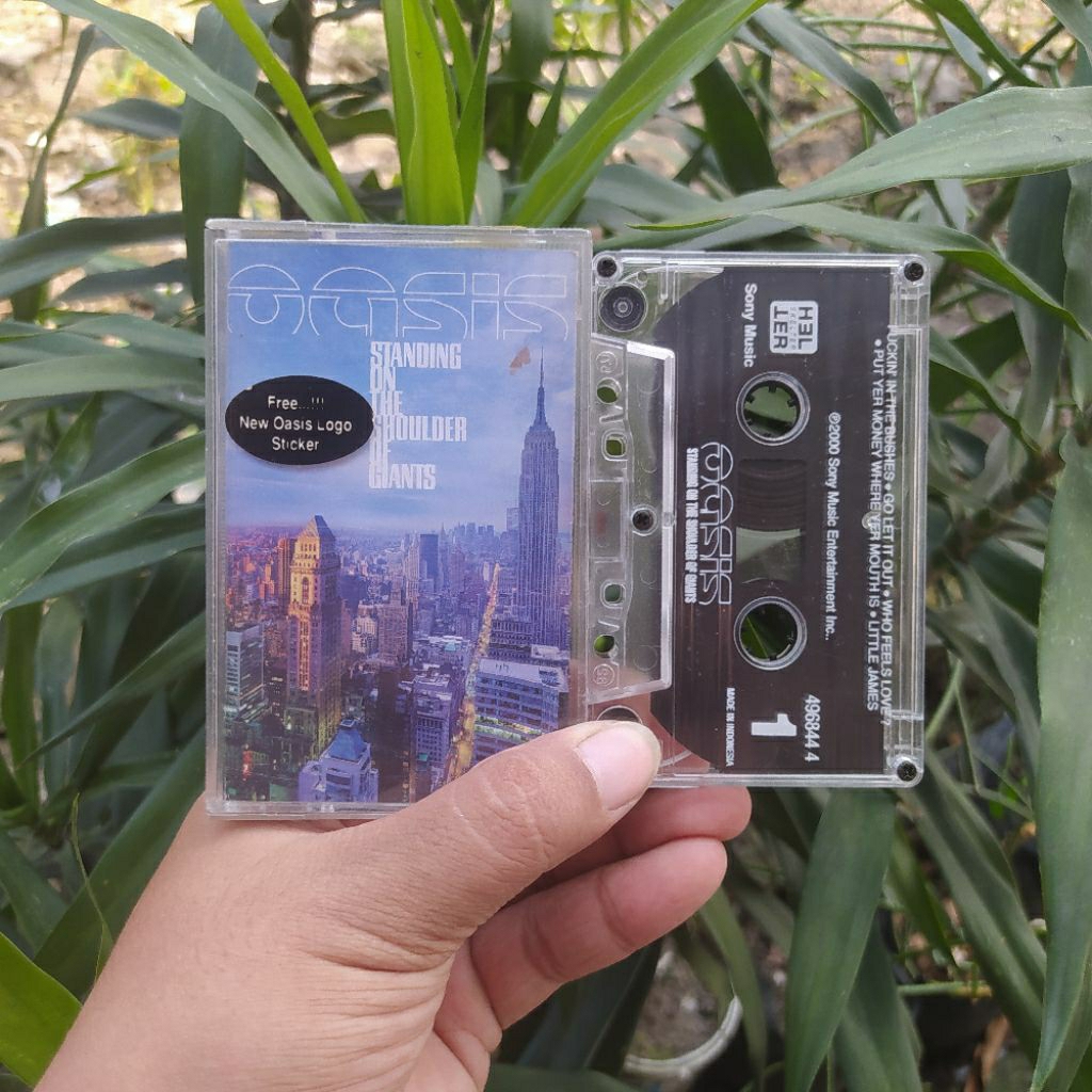 Kaset Pita Oasis - Standing On The Shoulder Of Giants