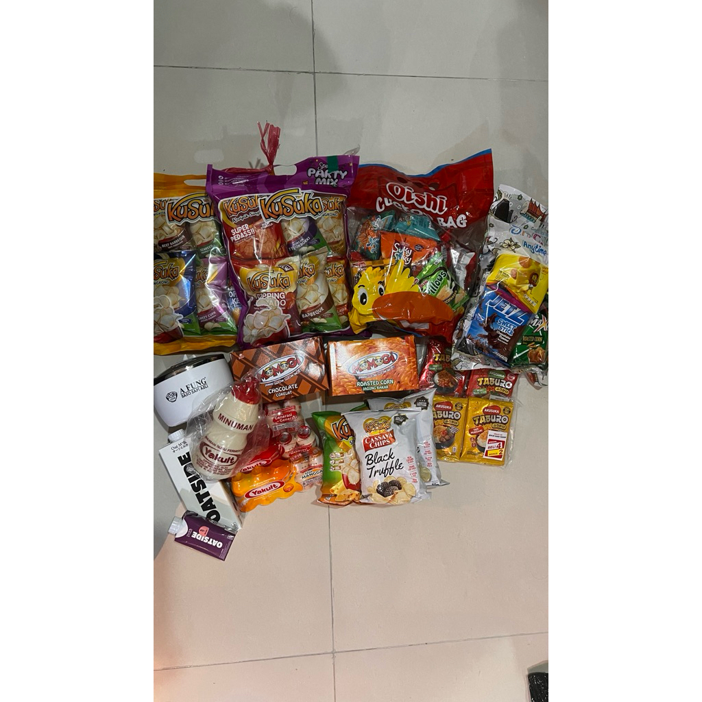 

Aneka Snack / Momogi / Kusuka / Oatside Milk / Toburo/ Indofood Snack / Chitato/ JetZ / Chiki balls/ Oishi/ dll