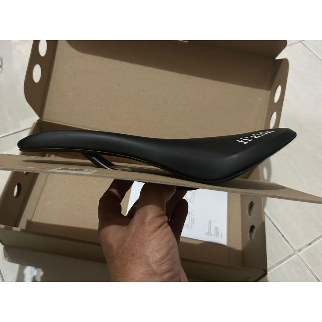 sadel fizik tempo aliante R5