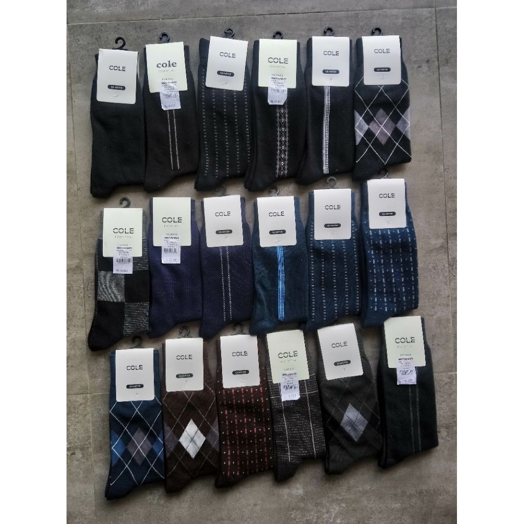 kaos kaki cowok cole