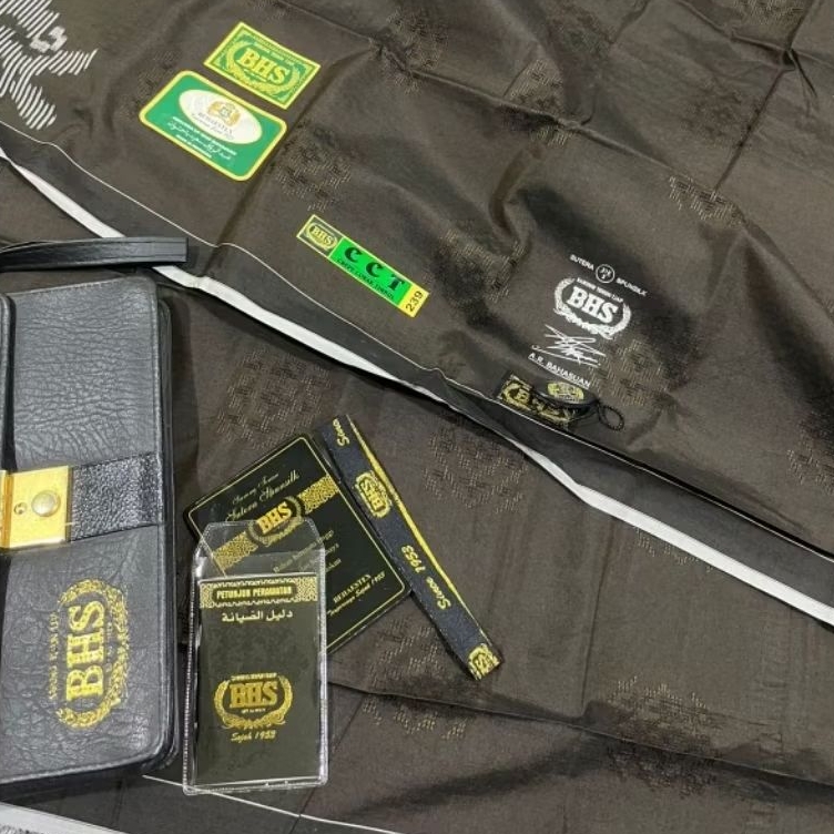 Sarung BHS Full Sutra Spunsilk CCT Gold Hitam