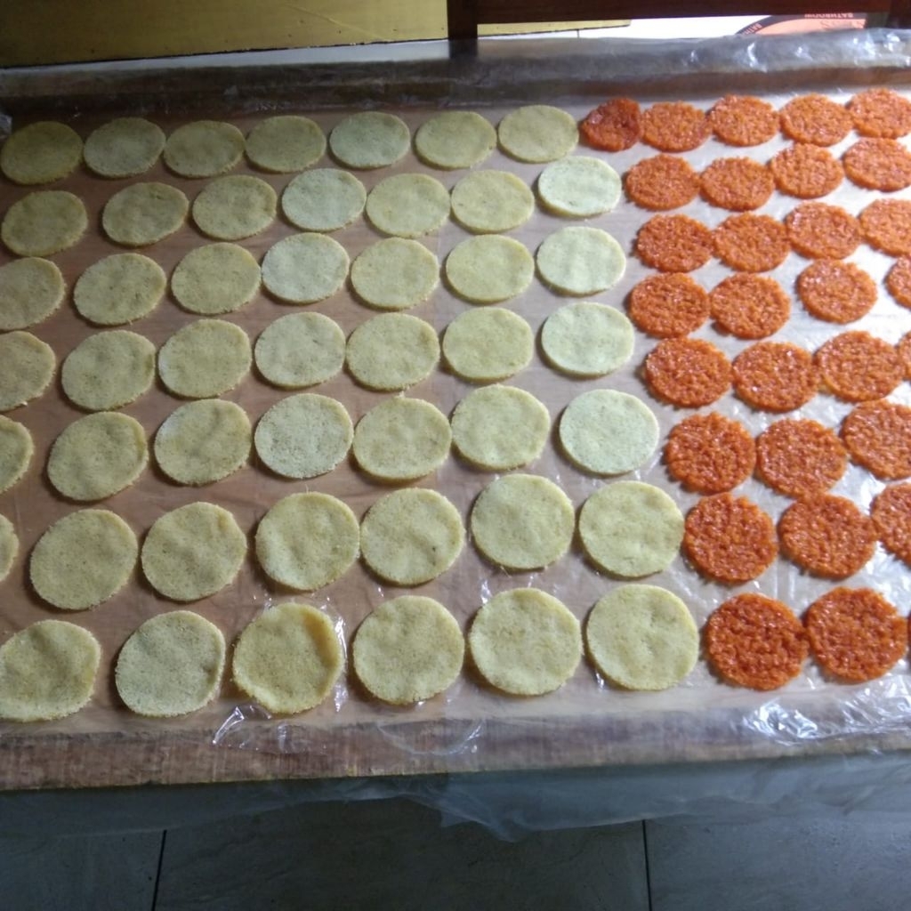 

RENGGINANG SINGKONG 600 PER BIJI
