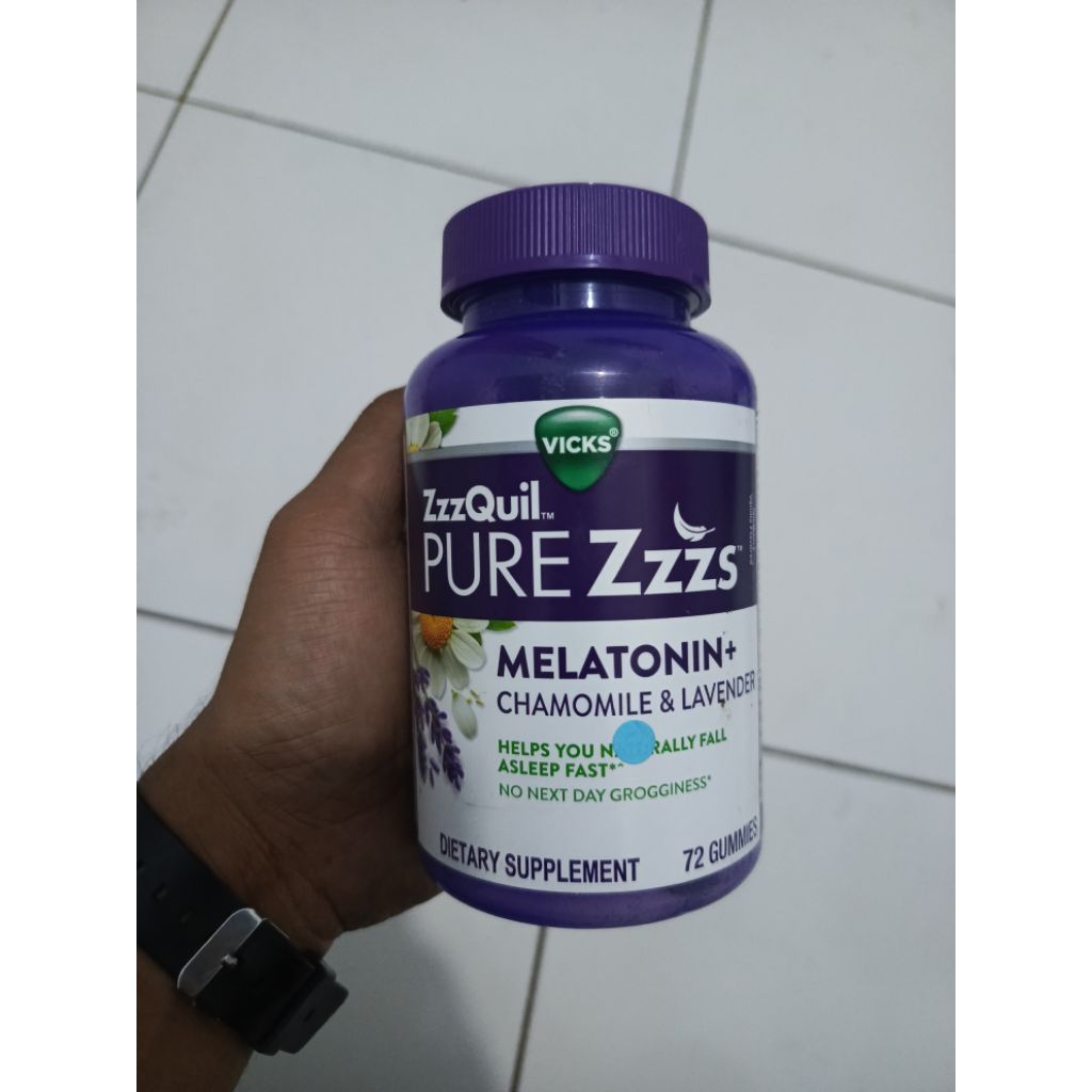 Vicks ZzzQuil Pure Zzzs Melatonin Sleep Aid Gummies USA Isi 72 Gummies 2mg