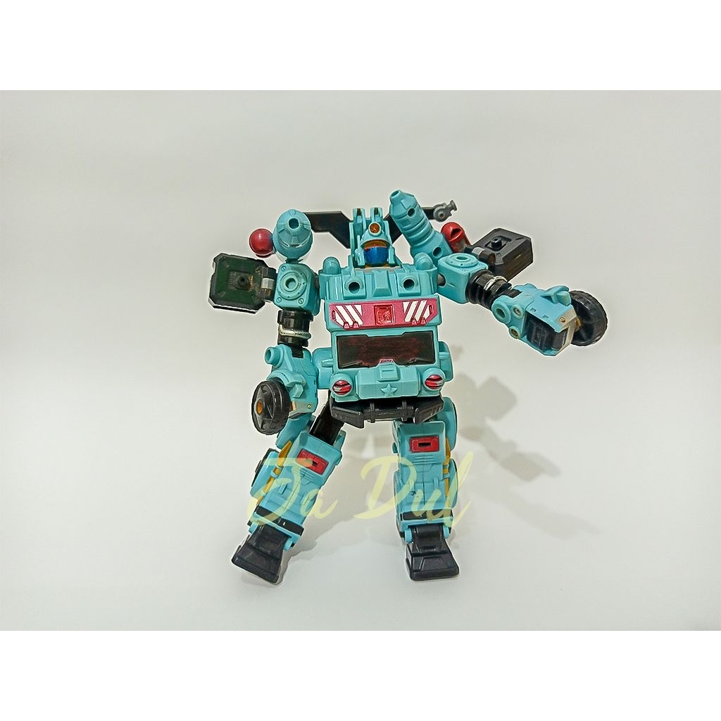 Mainan robot fire truck skyfire