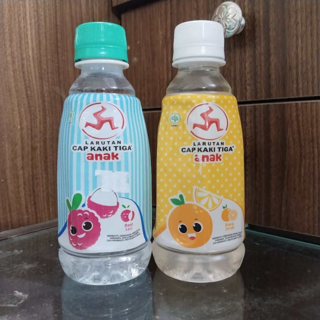 

Larutan Cap Kaki Tiga Anak 250ml