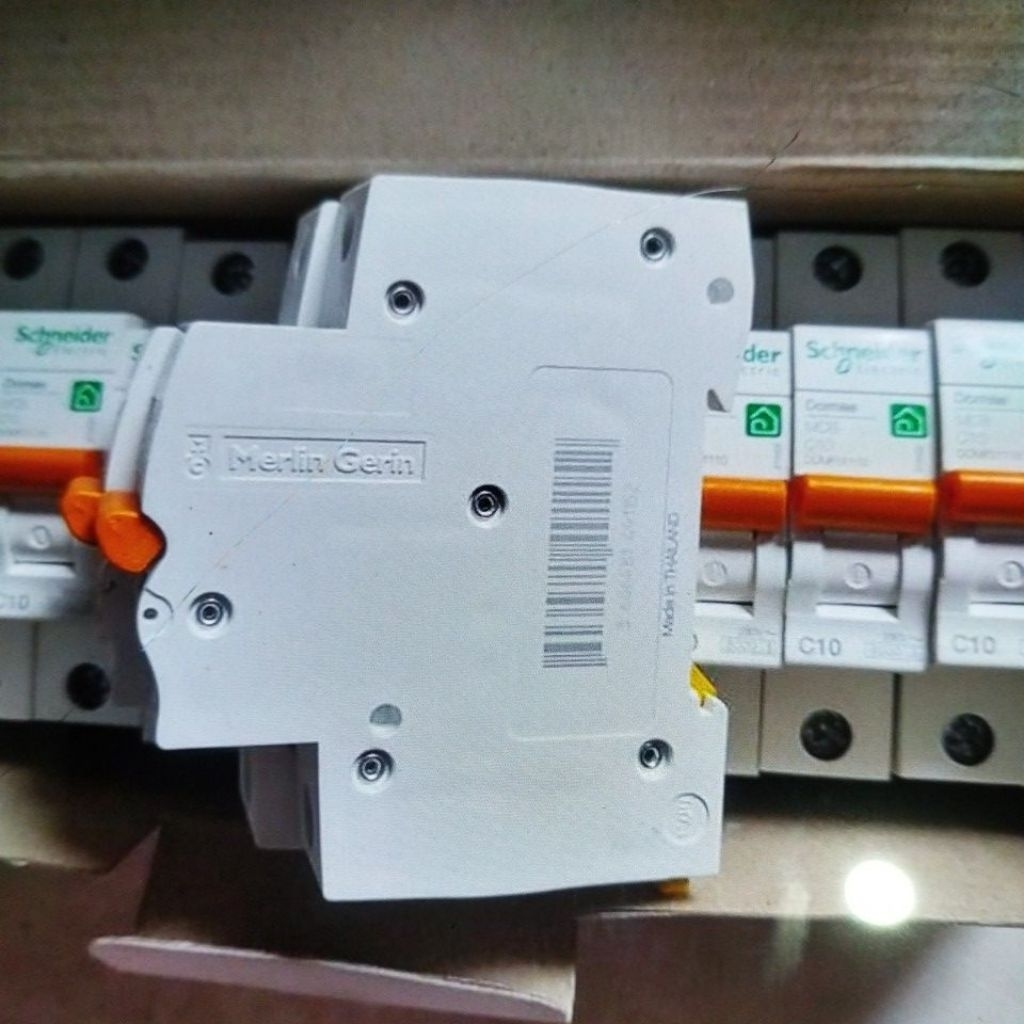 MCB DOMAE SCHNEIDER 1 PHASE 10A