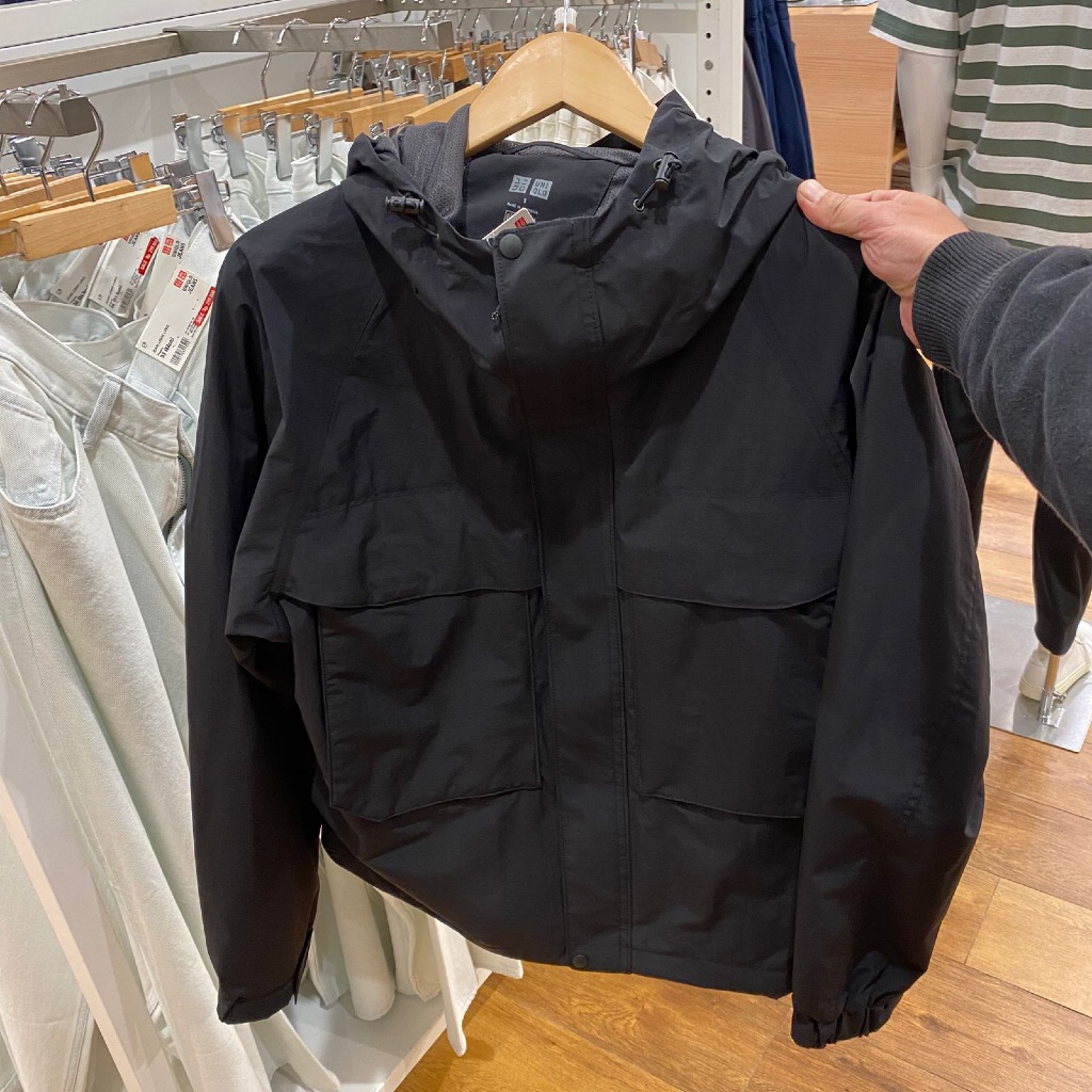 Jastip. Jacket Zipper Parka Tahan Angin Uniqlo (MAN)