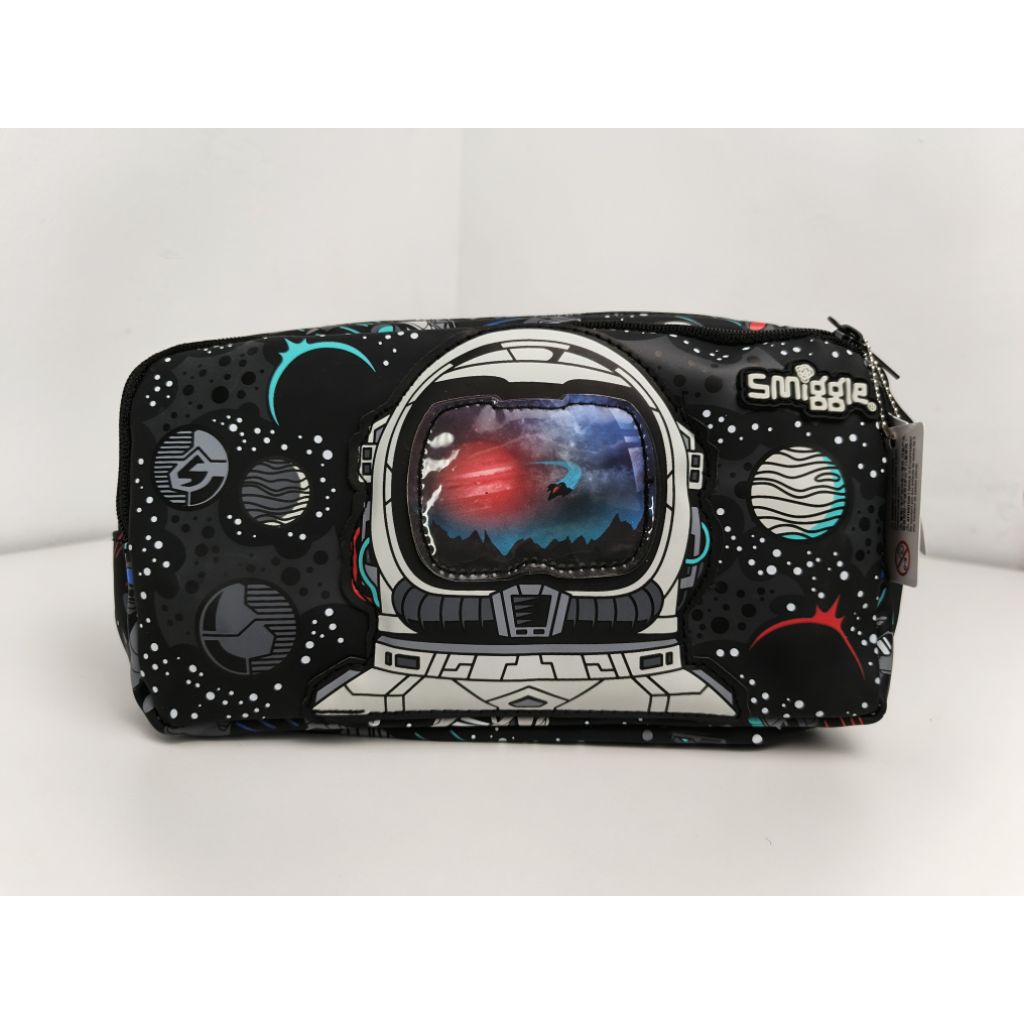 

Kotak Pensil Smiggle Eclipse Pocket Character