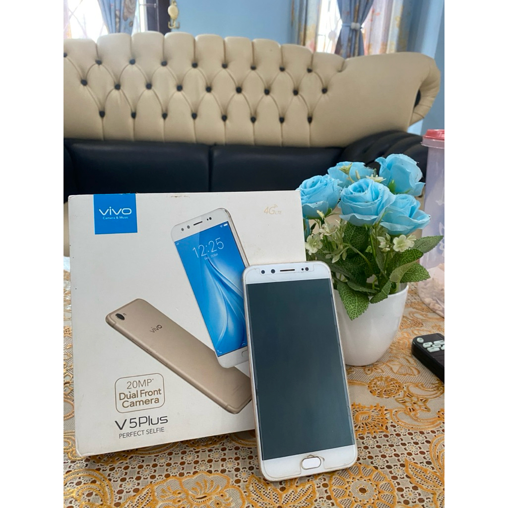 Vivo V5 Plus 64 GB Ex Resmi Vivo Indonesia Second Bekas Original Ex Pemakaian Good Condition