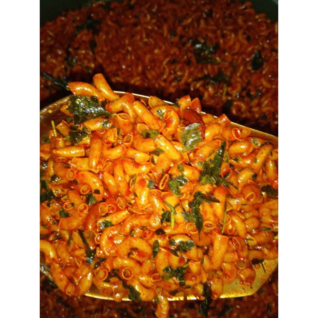 

Makroni cikruh pedes daunjeruk 1kg dan original daunjeruk 1kg