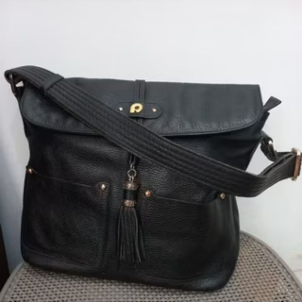 PRELOVED Papillon Hitam Tas Kulit