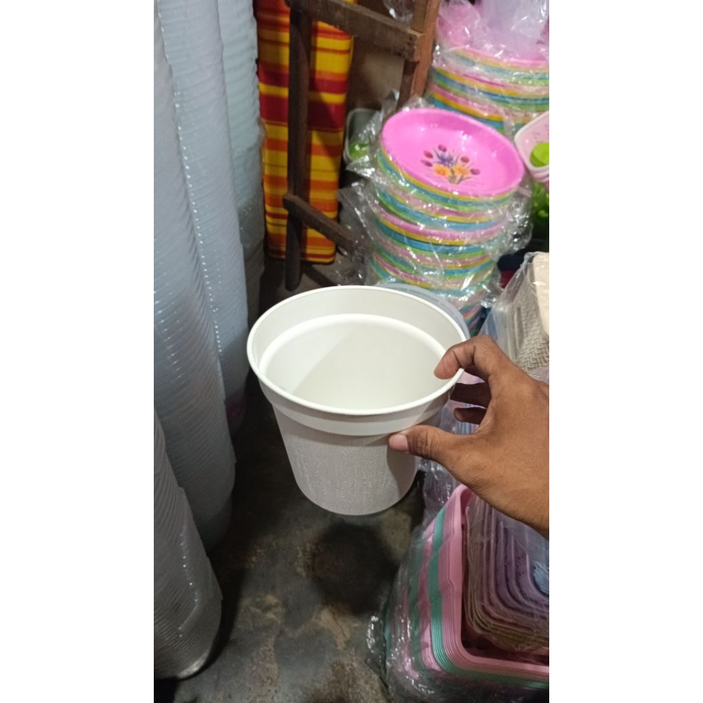 Pot kembang putih kecil // pot bibit bunga bonsai