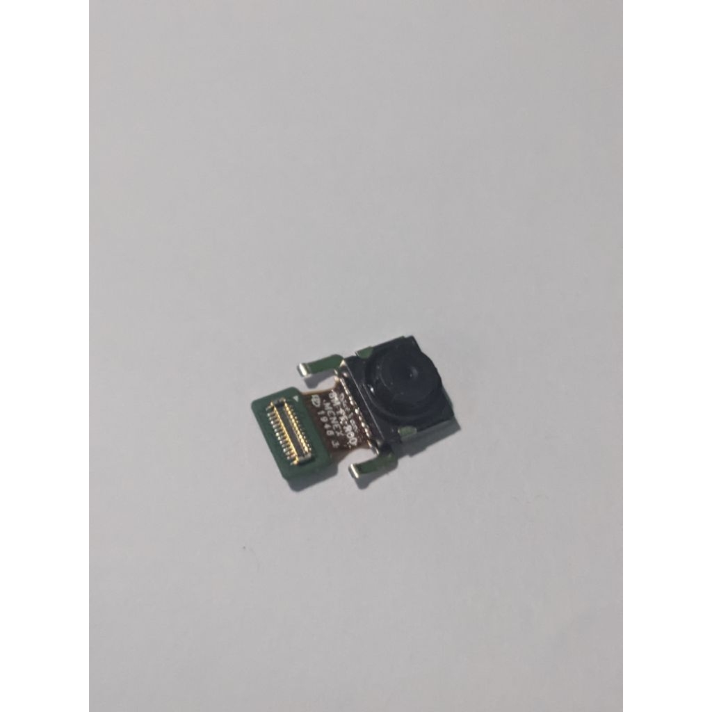 kamera depan Sharp Aquos zero 2