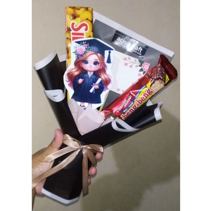 

buket wisuda coklat Silverqueen beng-beng cewek cowok non hijab
