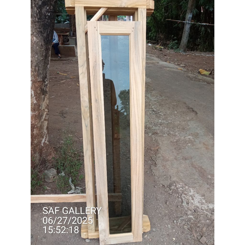 Set Kusen Daun Jendela Kaca Kayu Jati Tua Perhutani