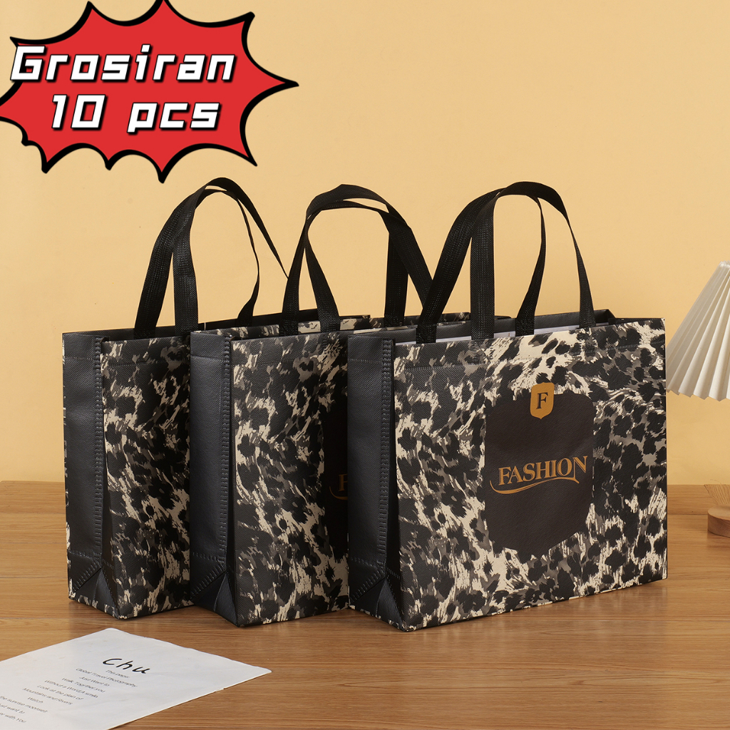 

Grosiran Tas Koper 10pcs-Tas hamper - Goodie bag - Tas Belanja - Tas Souvenir - Tas Kado - Tas Jinjing - Tas Lipat-Kantong Belanja - Souvenir - Shopping bag - Spoundbond - Tote Bag - Tas Wanita - Tas Murah - Tas Belanja Murah - Tebal dan Kuat