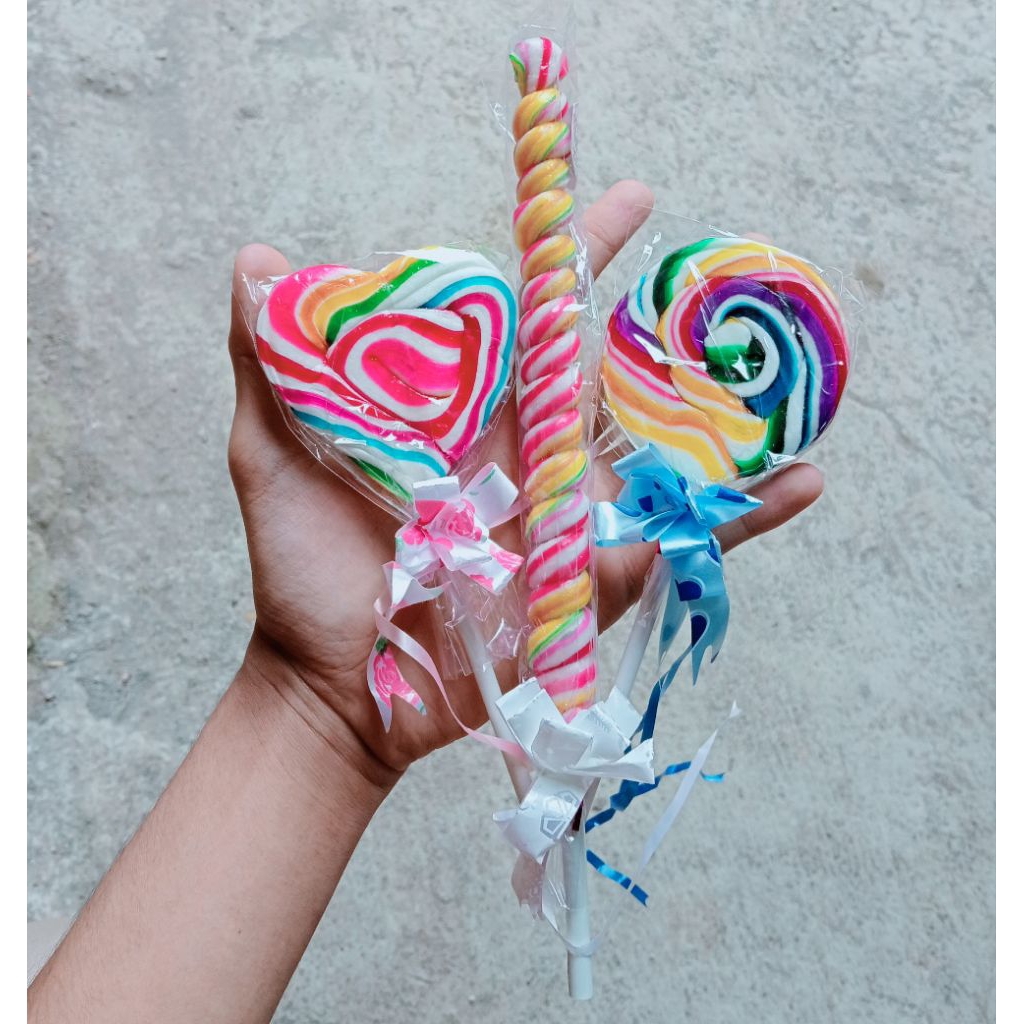 

BESAR 7cm Permen lolipop love,bulat dan ulir panjang 20cm untuk kado souvenir ulang tahun