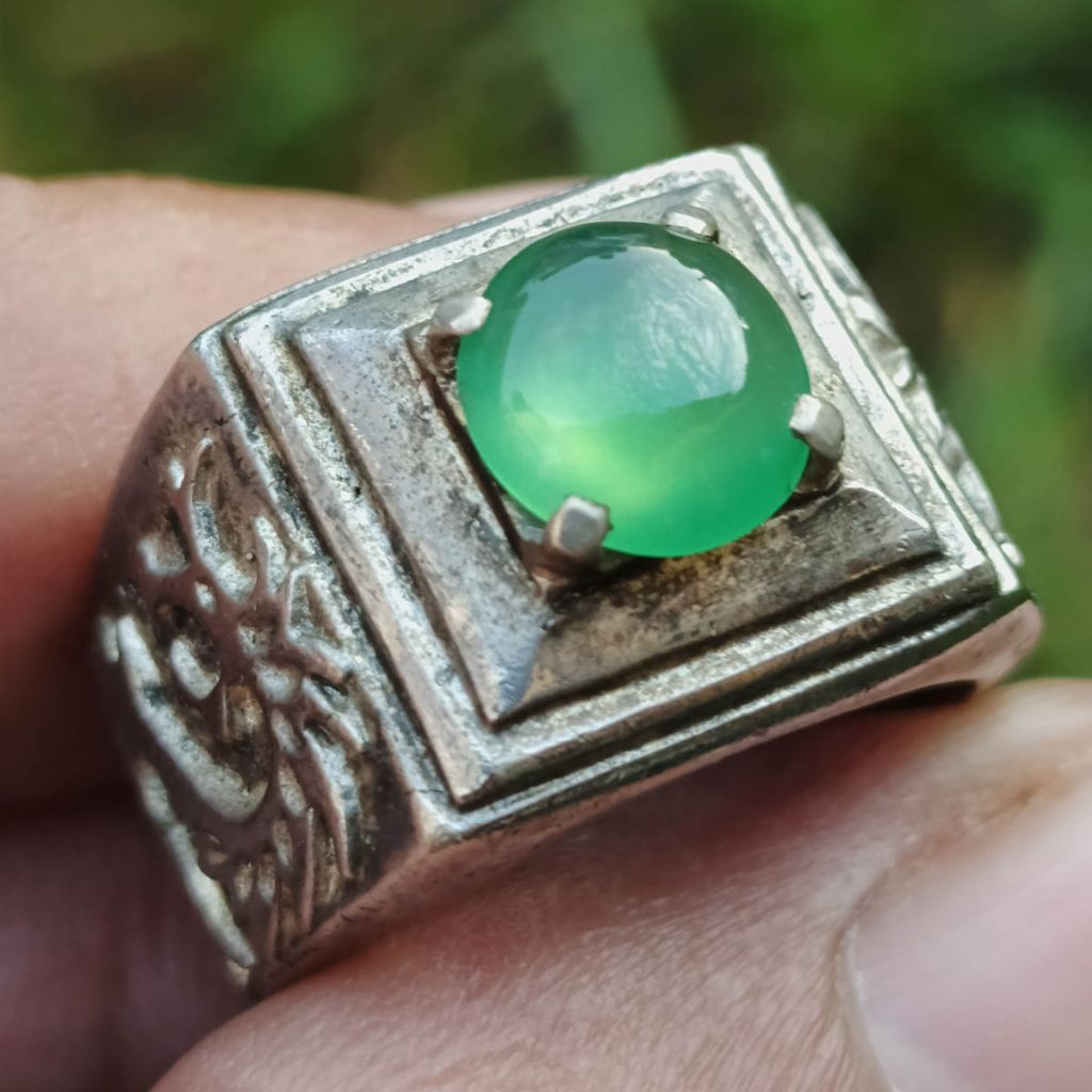 Batu Akik Hijau Segar Kristal Giwang Natural Chrome Chalcedony Dim-8 Micro Ring Alpaka Kotak Medium