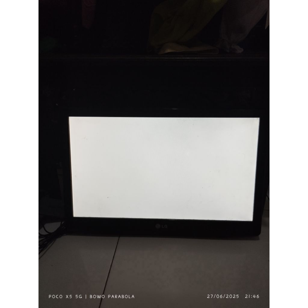 TV LCD LG 19 INCH LAYAR BLANK PUTIH
