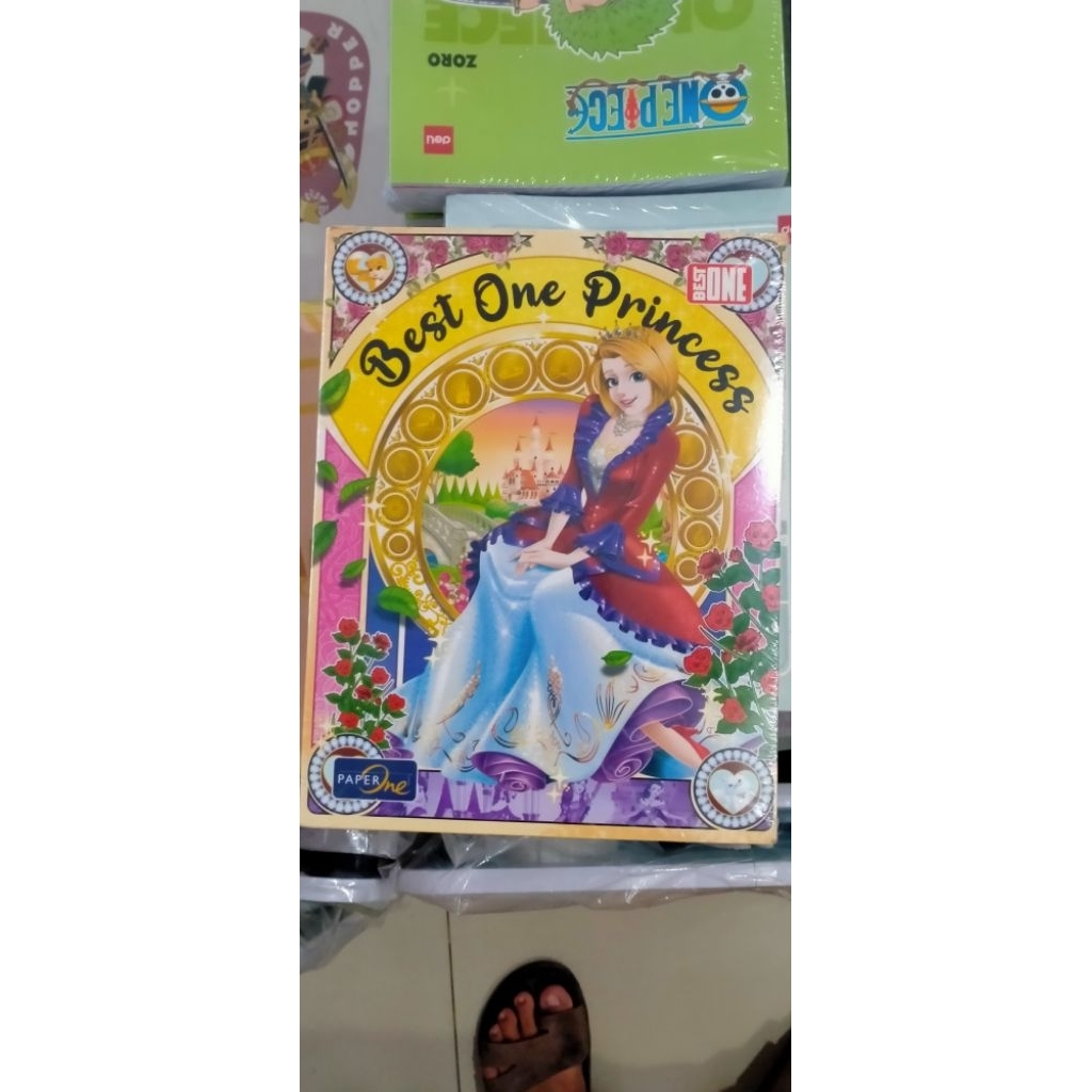 

BUKU TULIS BEST ONE 58 LEMBAR ISI 10 BUKU (PRINCES)