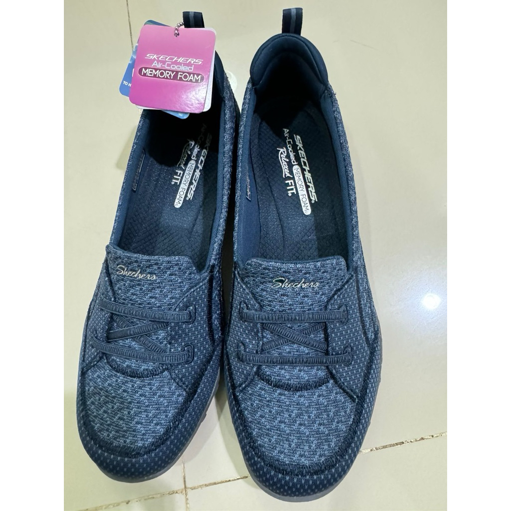 Preloved skechers breathe easy woman