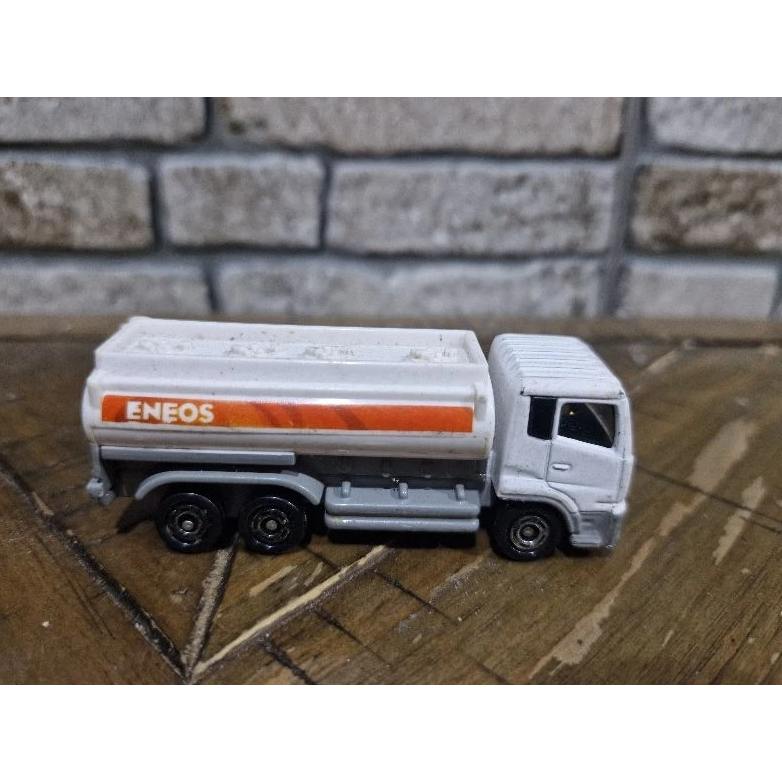 Tomica Nissan Diesel Eneos