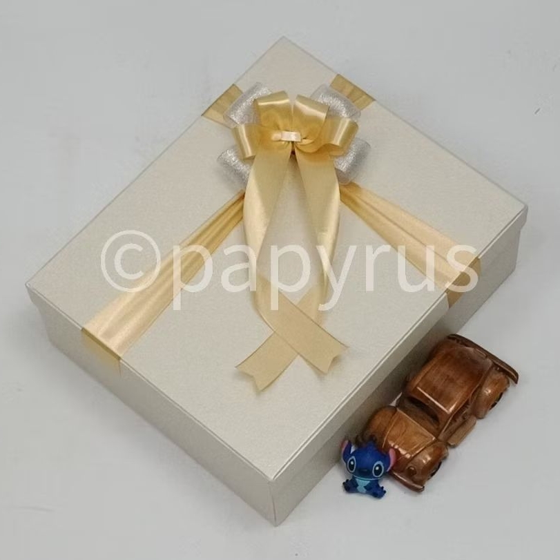 

PAPYRUS 25x30 Tinggi 10cm Kotak Kado Gift Box Hadiah V3