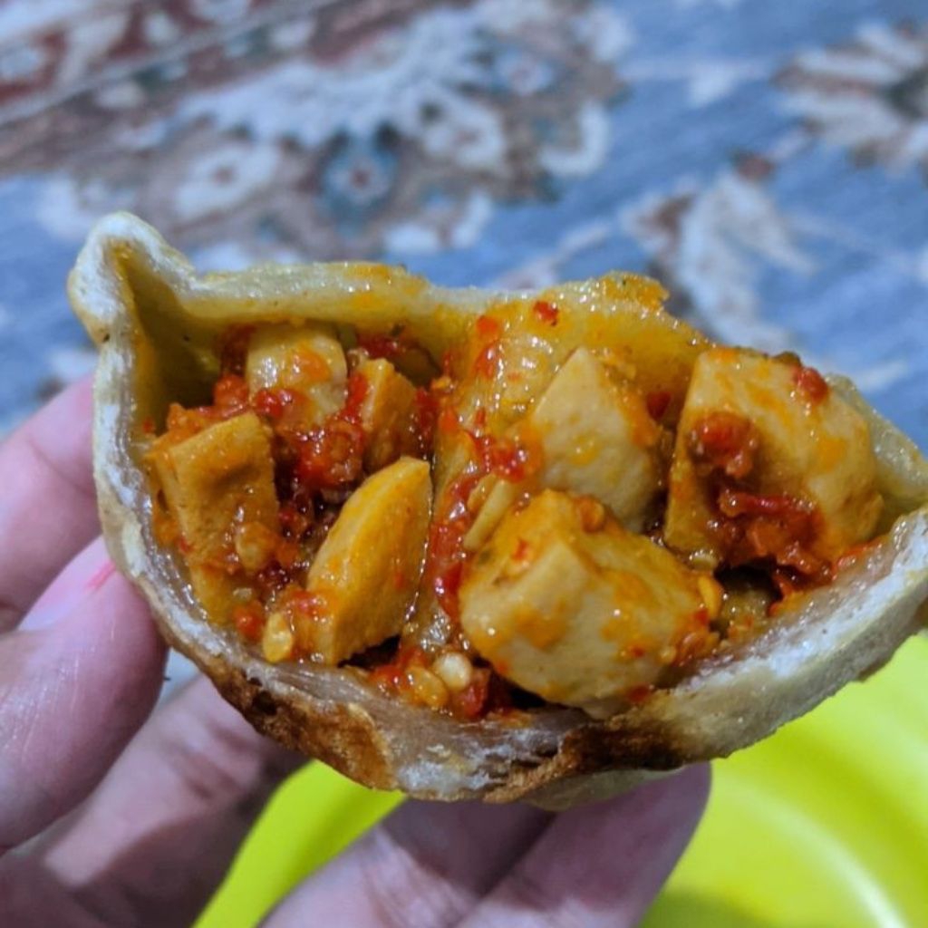 

Cireng jumbo isi 5 pcs, untuk varian silahken tulis di catatan, jika tidak di kirim random