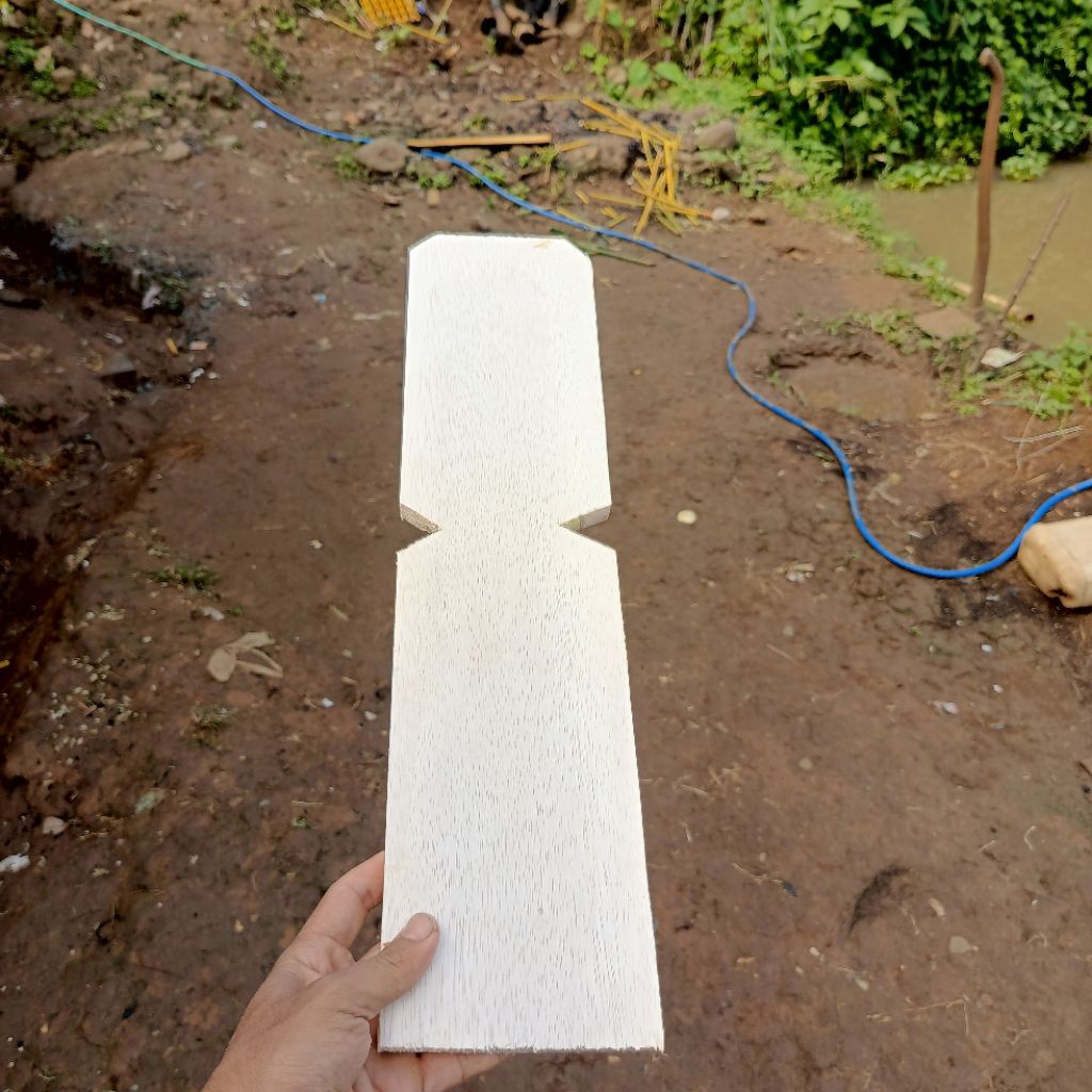 papan nisan kayu polosan