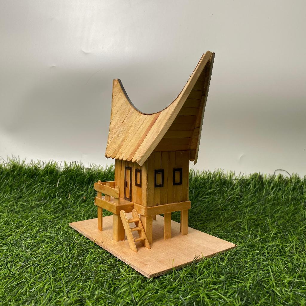MINIATUR RUMAH ADAT STIK ESKRIM TONGKONAN RUMAH ADAT KHAS SULAWESI SELATAN