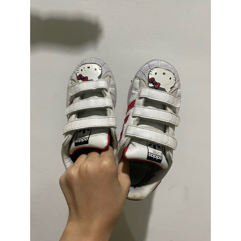 preloved sepatu hello kitty branded