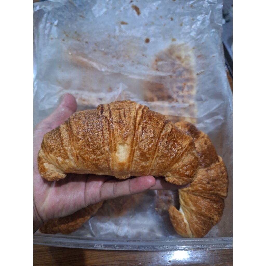 

Croissant Plain 50gr (Jumbo) RTE utk UMKM, CoffeeShop