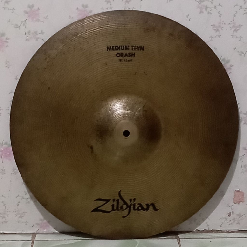 Simbal Zildjian Avedis  Medium Thin Crash 18in, Vintage tipe lama