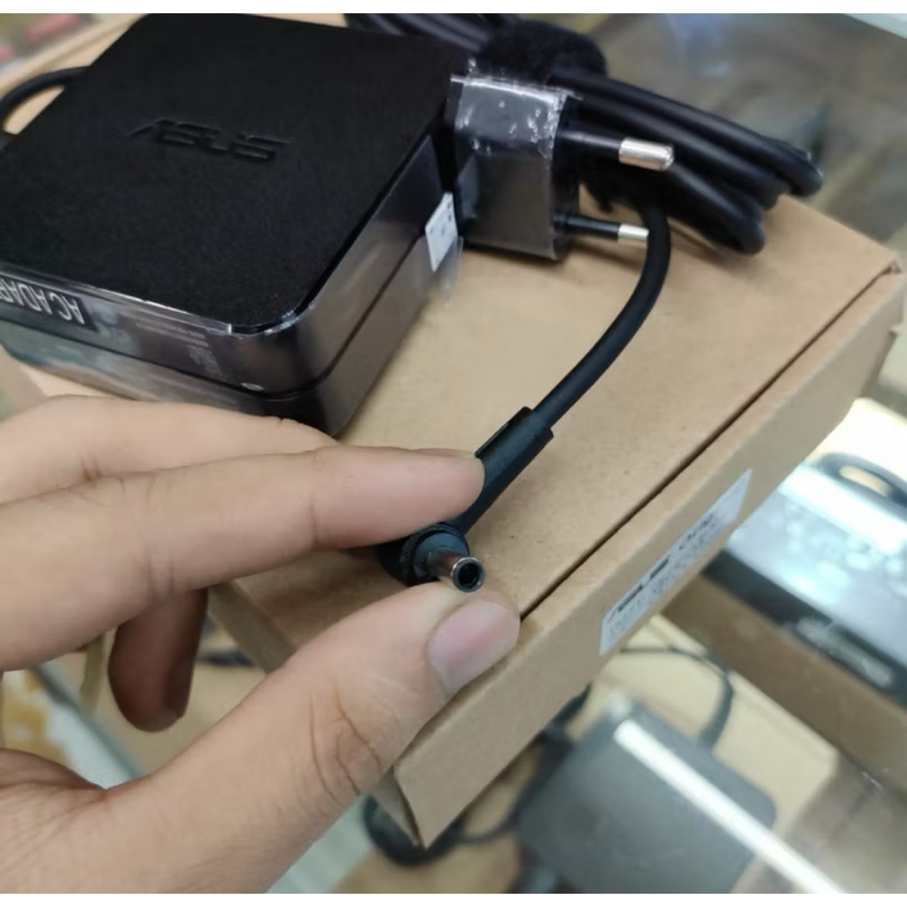 Adaptor Asus Vivobook 14 K413 K413e K413f 19V 3.42A 4.0 X 1.35mm