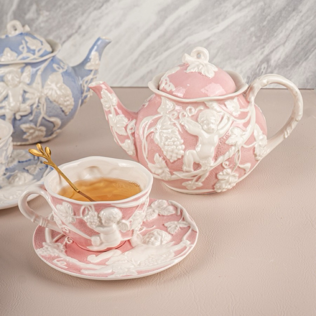 Set teko dan Gelas dengan tatakan cantik pink