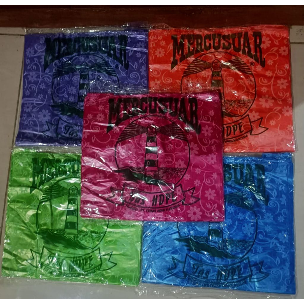 Kantong plastik kresek batik motif bunga merk mercusuar ukuran 24