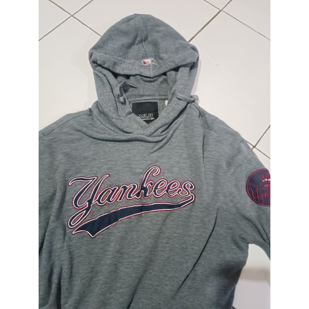 SWITER JAKET HOODIE SECOND BREND BASEBALL YANKEES MLB ORIGINAL SIZE  L WARNA ABU ABU