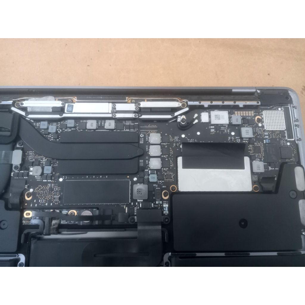 logicboard macbook pro 13inchi a1708  2017