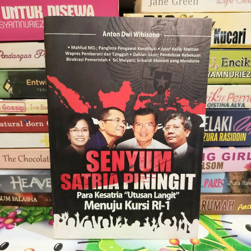 BUKU SENYUM SATRIA PININGIT MENUJU RI-1(ORIGINAL)