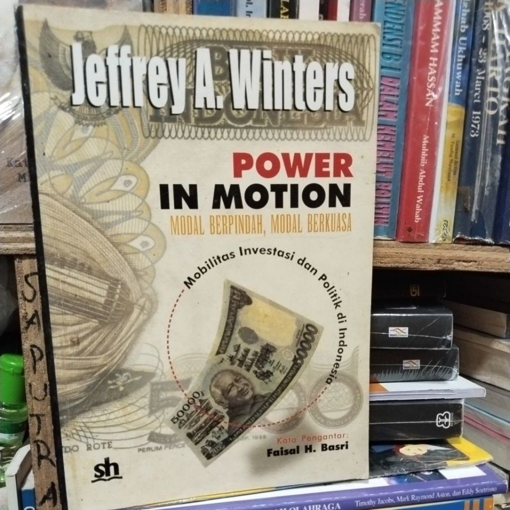 BUKU ORIGINAL JEFFREY A. WINTERS, POWER IN MOTION