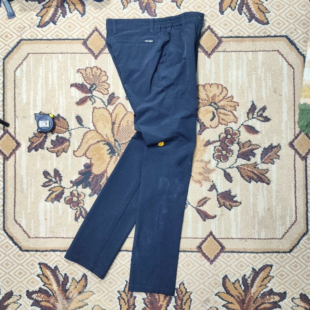 CELANA OUTDOOR SECOND LAFUMA