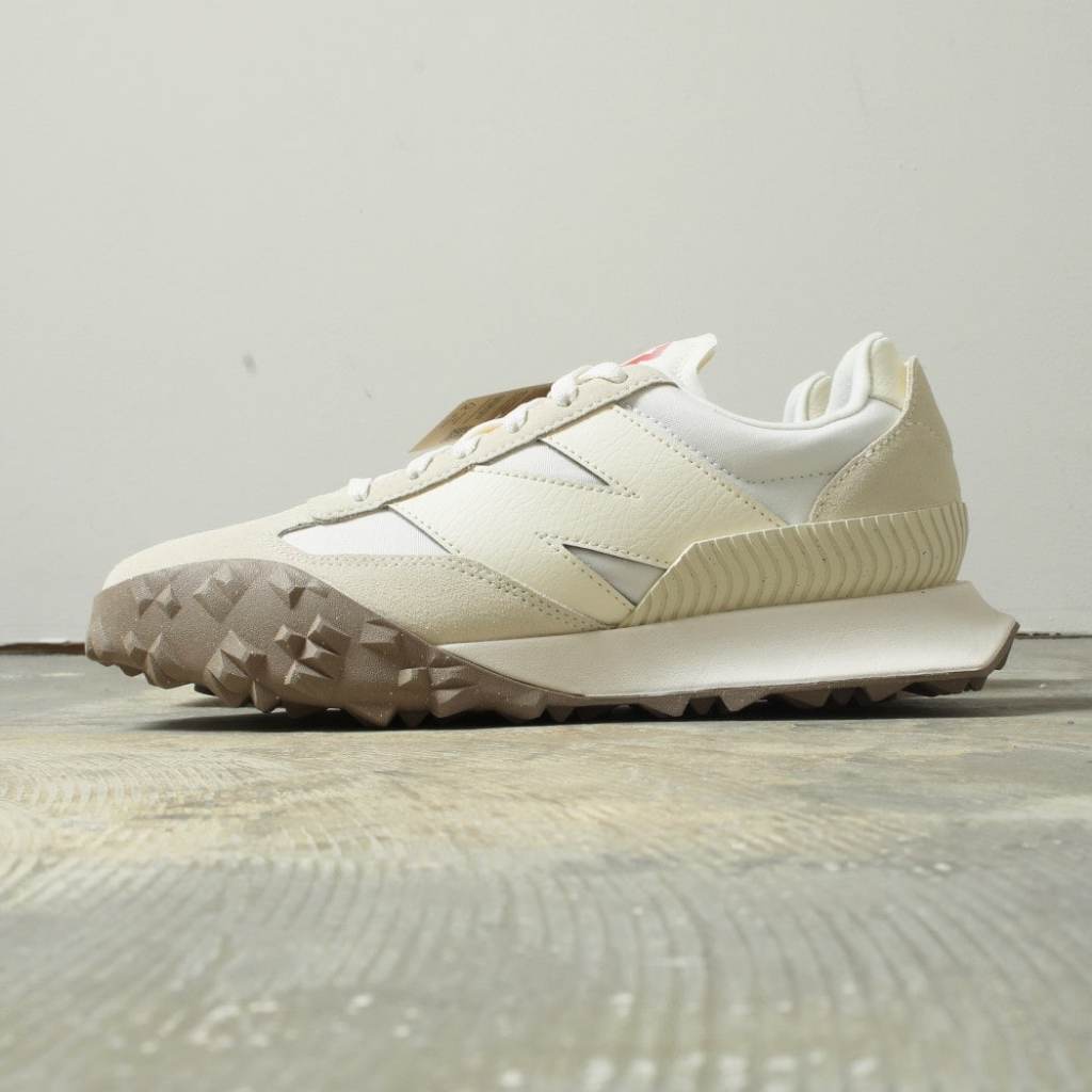 SEPATU SNEAKERS KASUAL UXC72QJ ORIGINAL