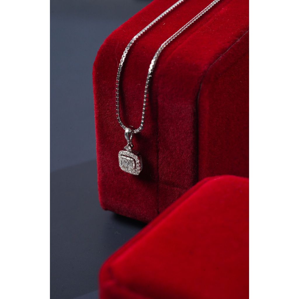 Diamond Pendant VVS1 Clarity F Color 240320036
