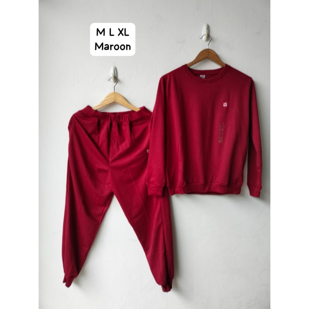 Baju Olahraga Setelan Sweater dan Trening Uniqlo